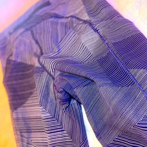 lululemon athletica Navy Striped athletic pants leggings like new workout sport - Picture 7 of 9